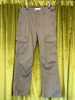 Current Elliott Green Khaki Cargo Cutoff Straight Leg Pants Size 27. Retail $250